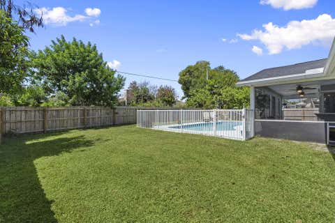 Tiny photo for 1202 SE Mcfarlane AVE, Port Saint Lucie, FL 34952 (MLS # B26054214)