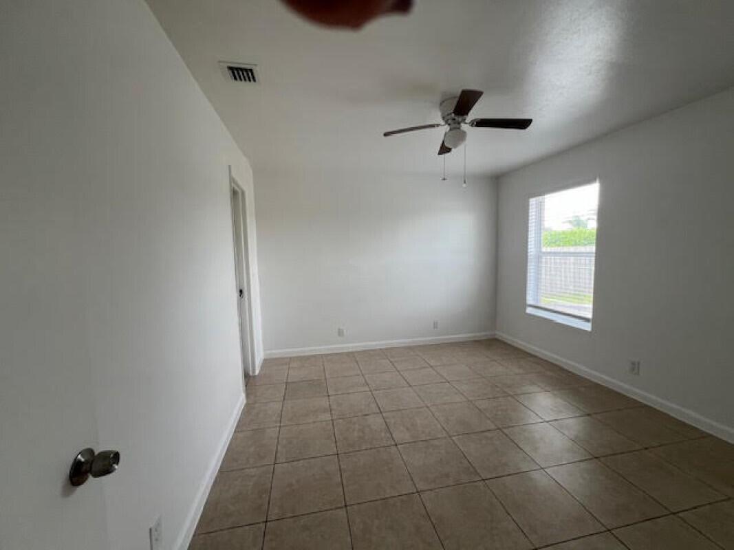 FOREST HILL CLUB  CONDOMI - Residential Lease