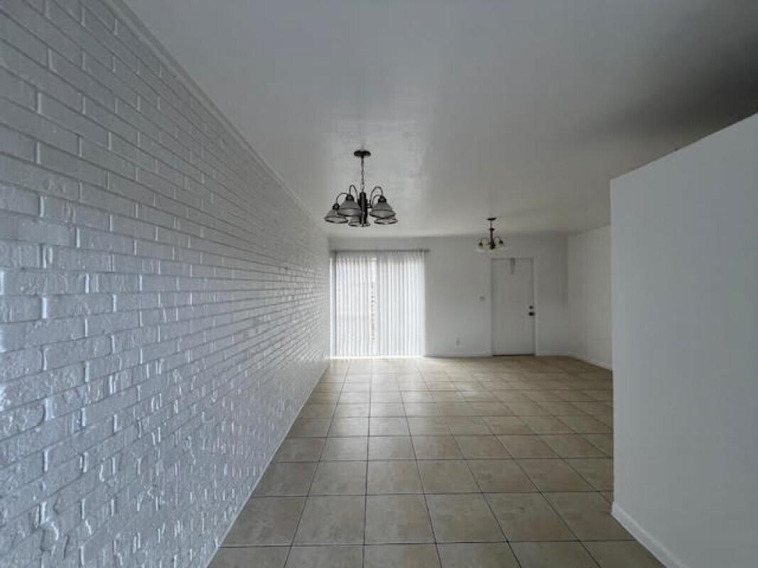 FOREST HILL CLUB  CONDOMI - Residential Lease