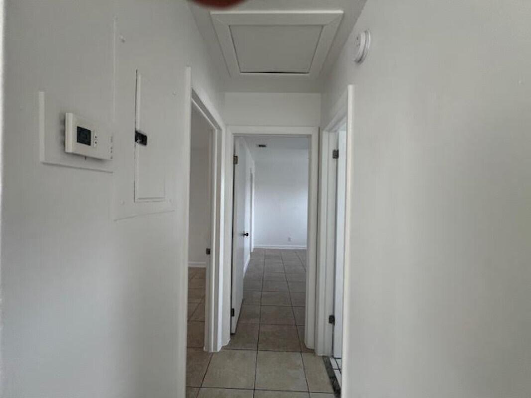 FOREST HILL CLUB  CONDOMI - Residential Lease