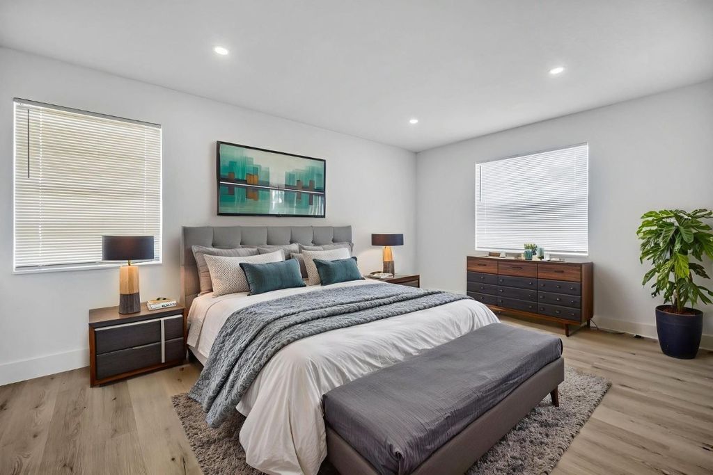 Photo of 1015 NE 17th Avenue #201, Fort Lauderdale, FL 33304 (MLS # F10544694)