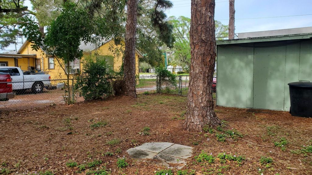 Photo of 2407 Delaware Avenue, Fort Pierce, FL 34950 (MLS # R10944994)