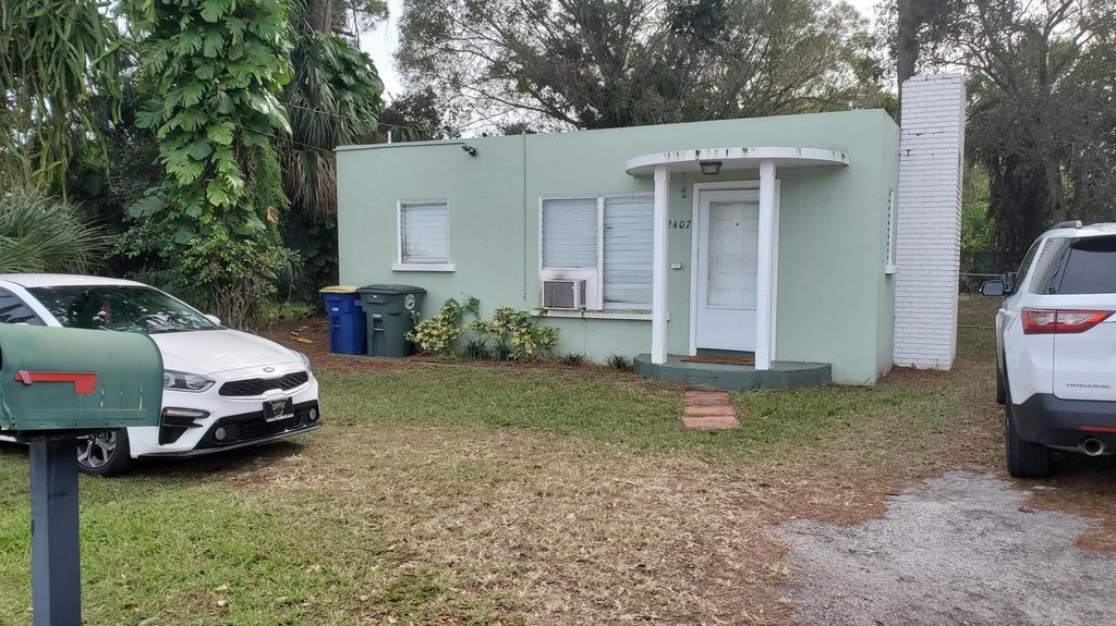 Photo of 2407 Delaware Avenue, Fort Pierce, FL 34950 (MLS # R10944994)