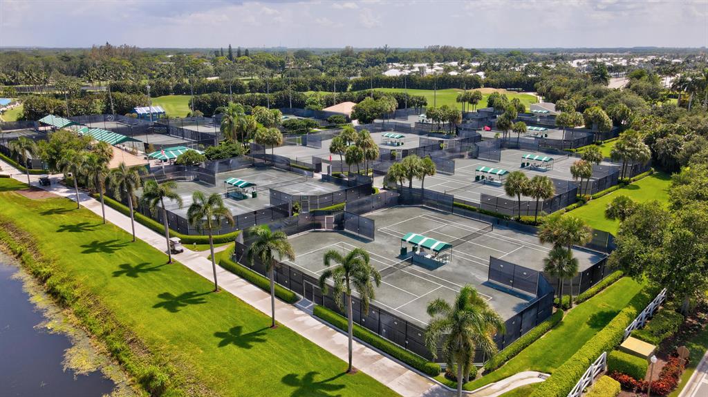 VINTAGE OAKS / POLO CLUB - Residential