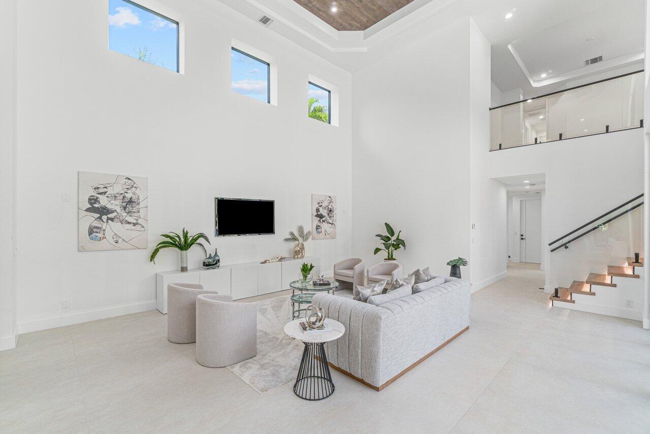 VINTAGE OAKS / POLO CLUB - Residential