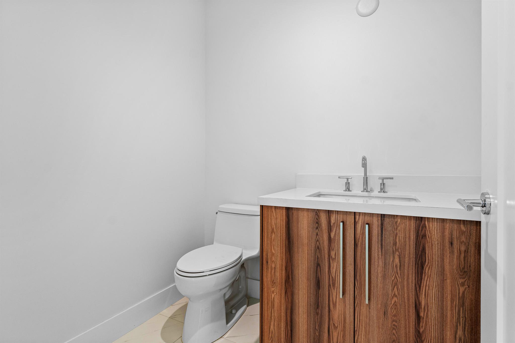 ROYAL PALM RESIDENCES CON - Residential Lease