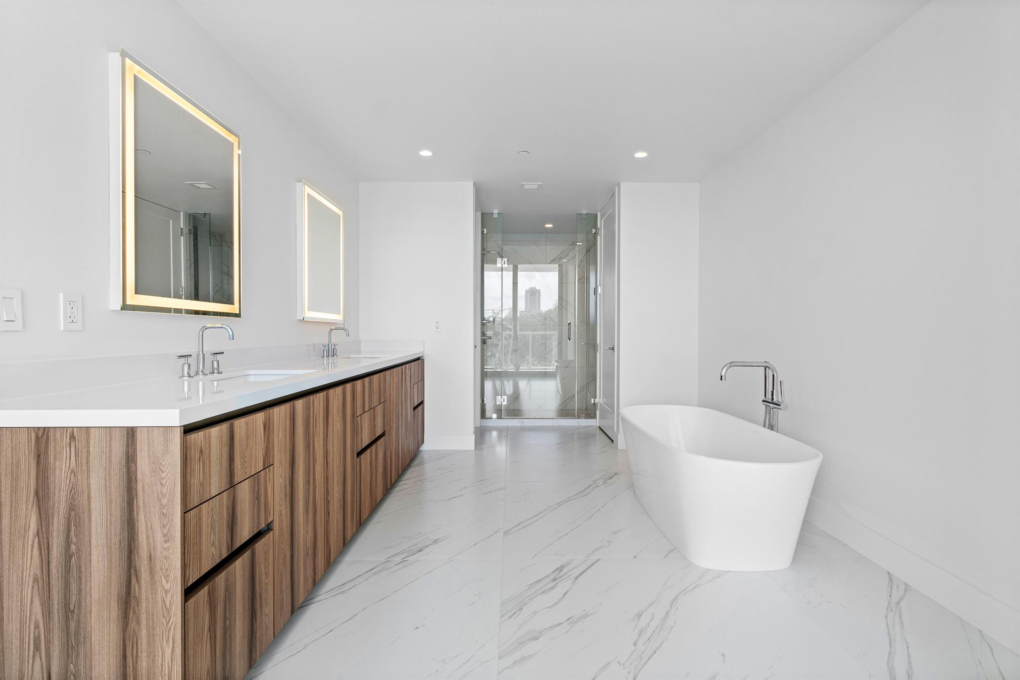 ROYAL PALM RESIDENCES CON - Residential Lease