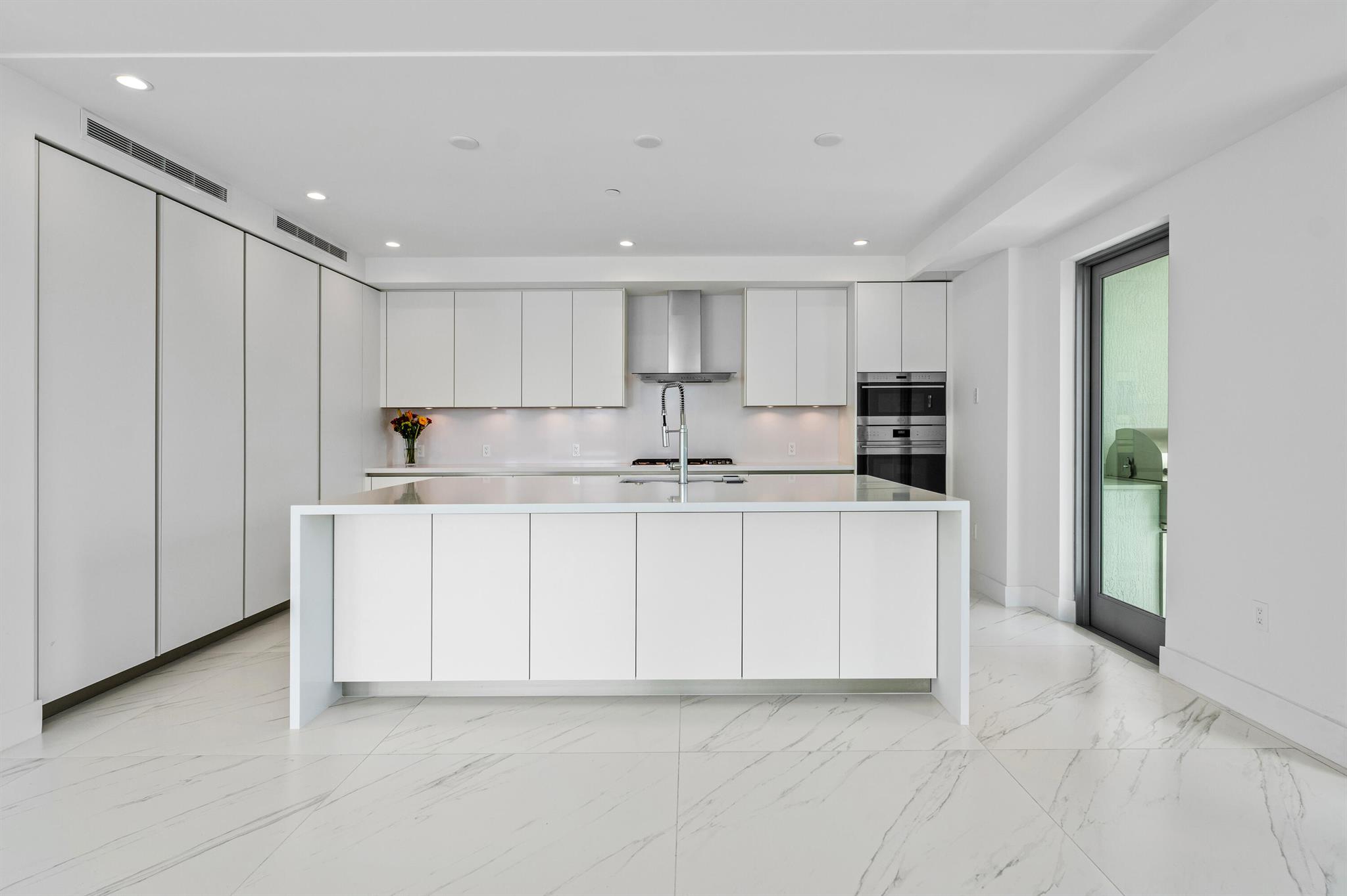 ROYAL PALM RESIDENCES CON - Residential Lease