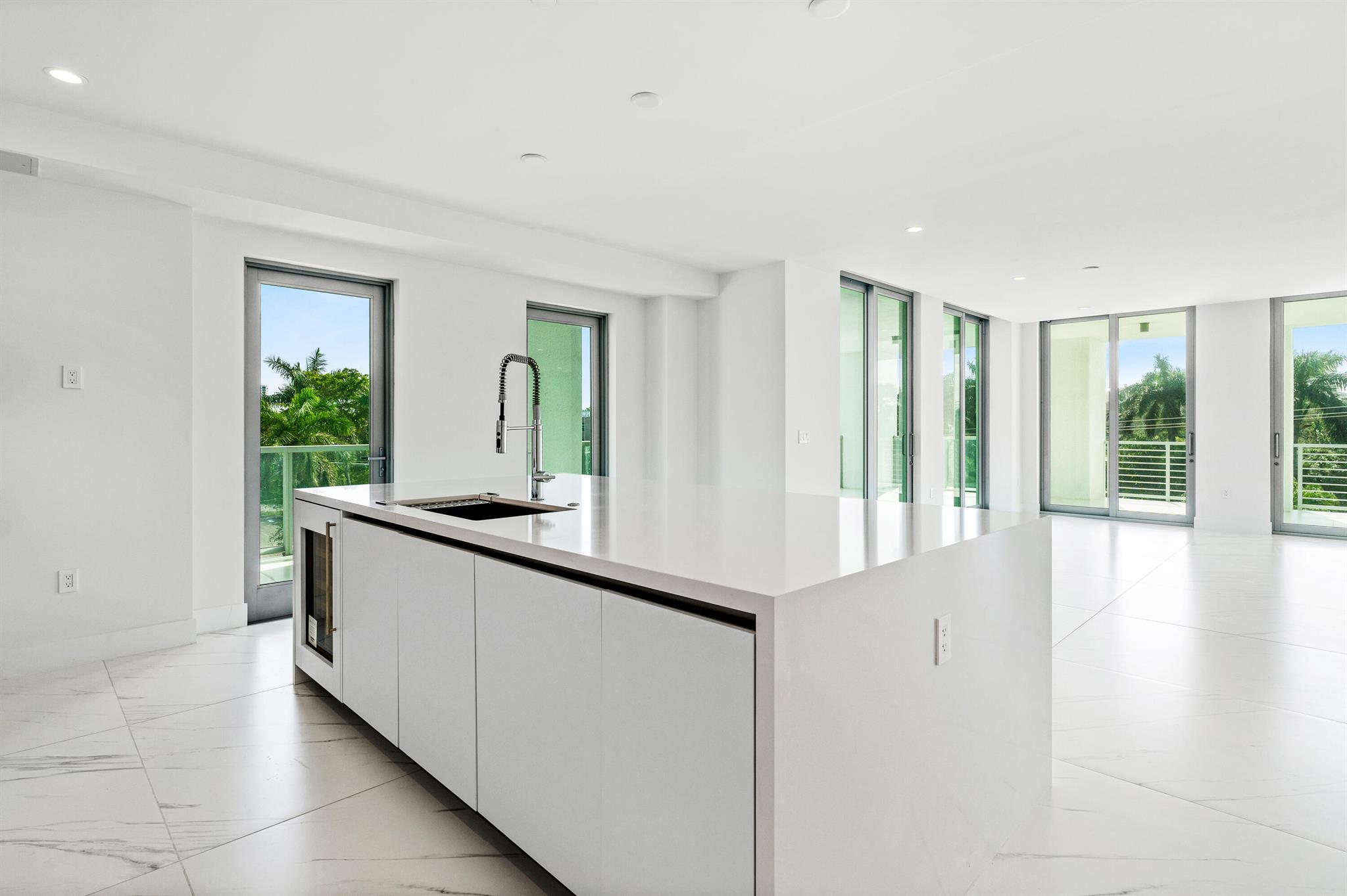 ROYAL PALM RESIDENCES CON - Residential Lease