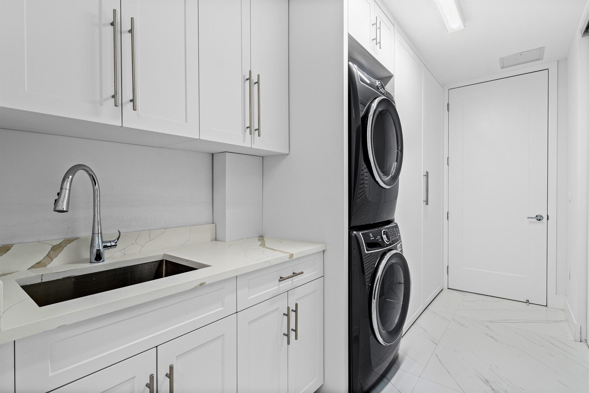 ROYAL PALM RESIDENCES CON - Residential Lease