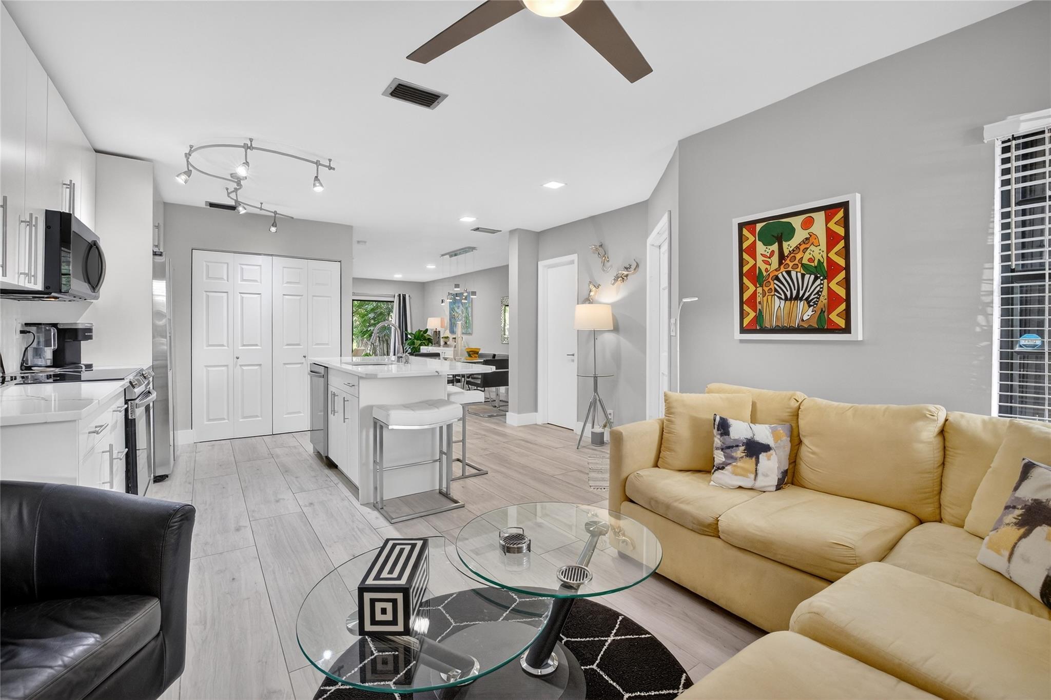 Spanish Springs Townhomes - Residential