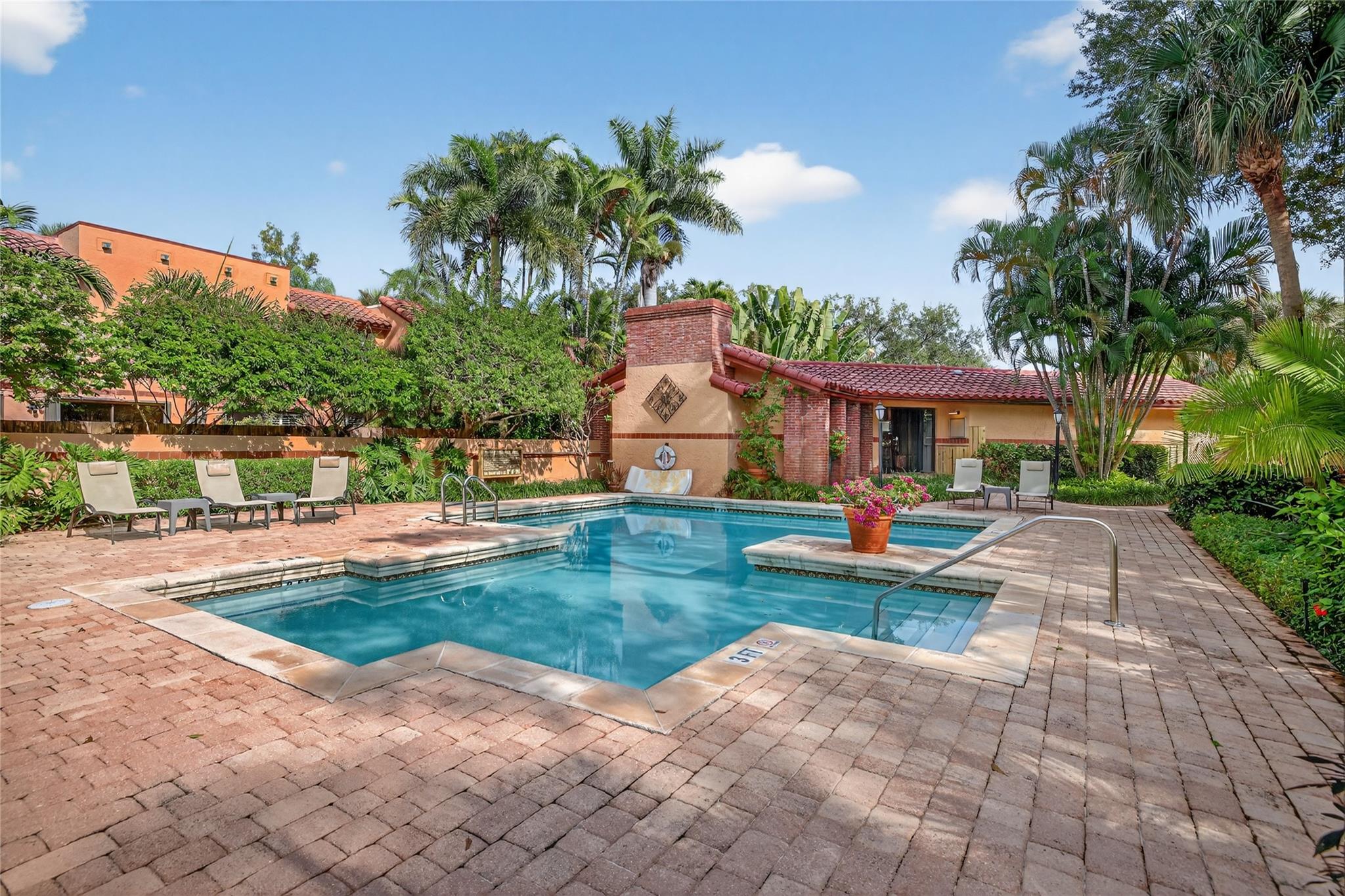 Spanish Springs Townhomes - Residential