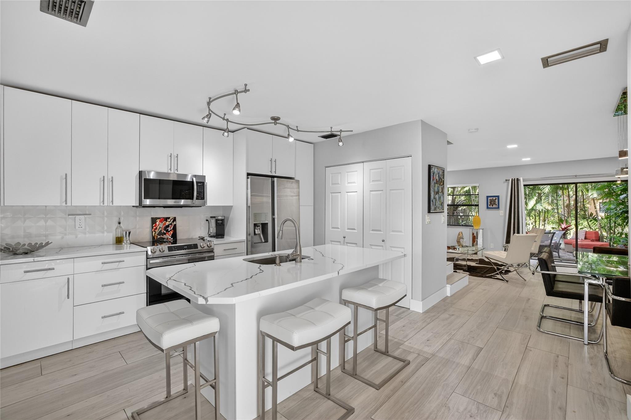 Spanish Springs Townhomes - Residential