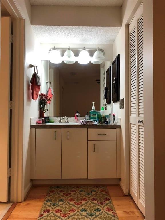 Sherbrooke 142-37 B - Residential Lease