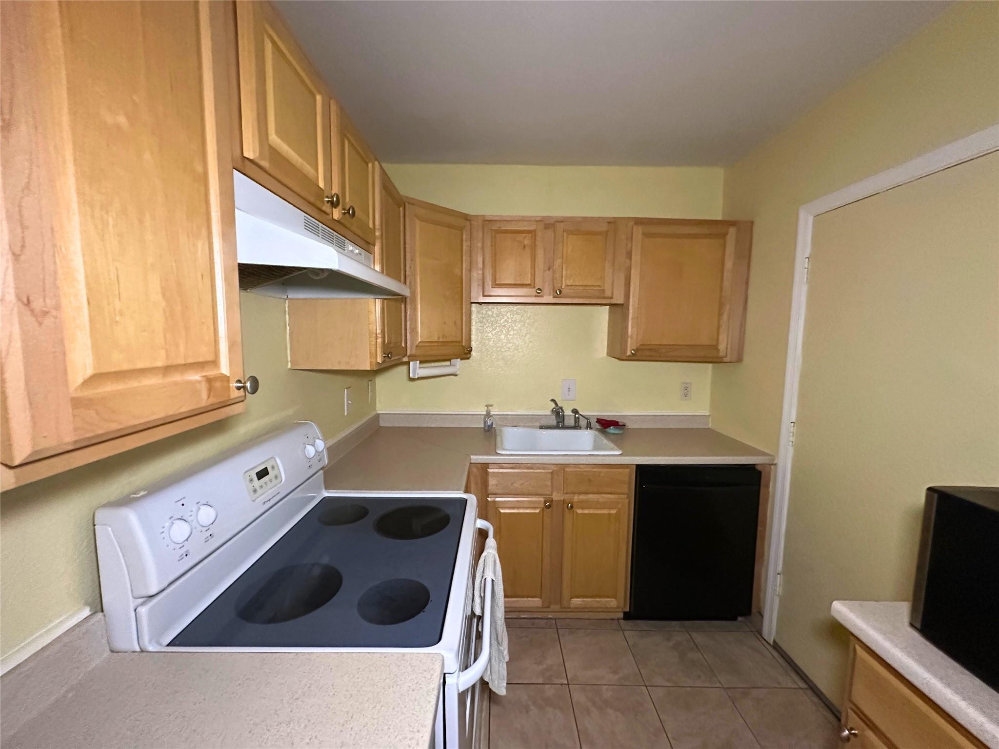 Imperial Point Colonnades - Residential Lease