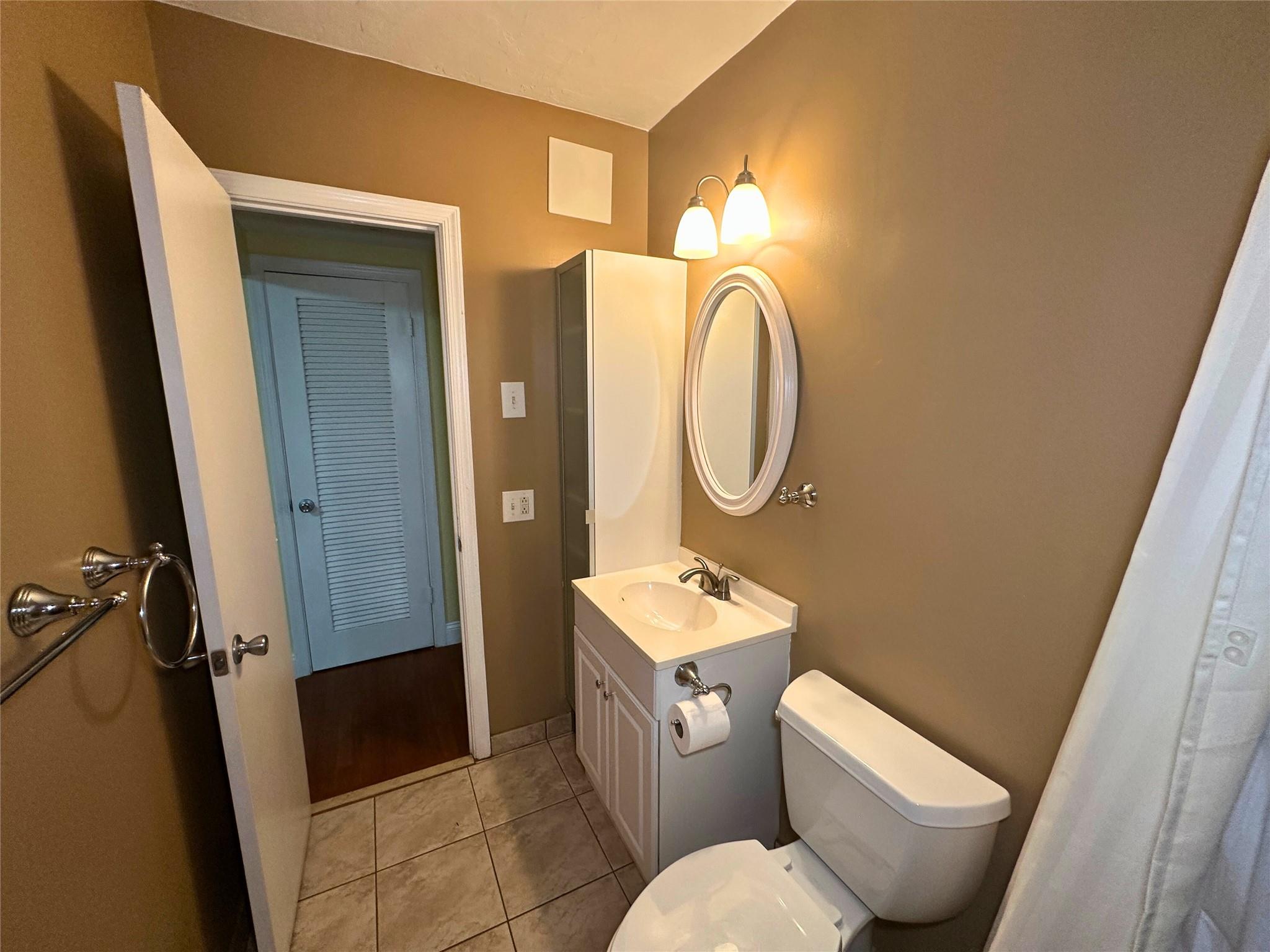 Imperial Point Colonnades - Residential Lease