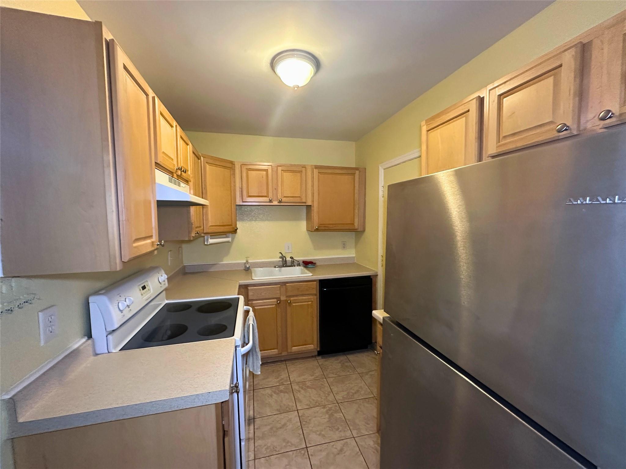 Imperial Point Colonnades - Residential Lease