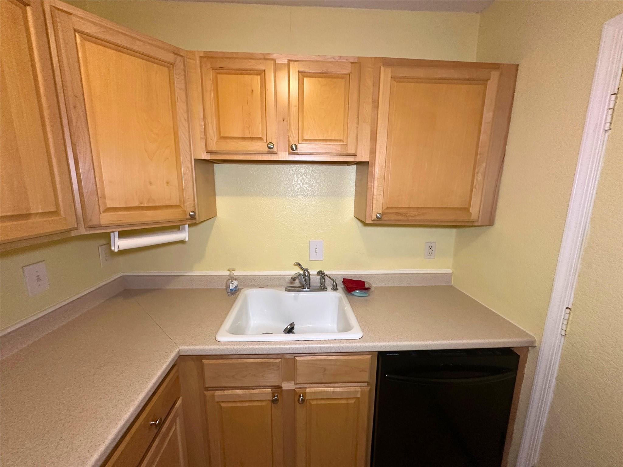 Imperial Point Colonnades - Residential Lease