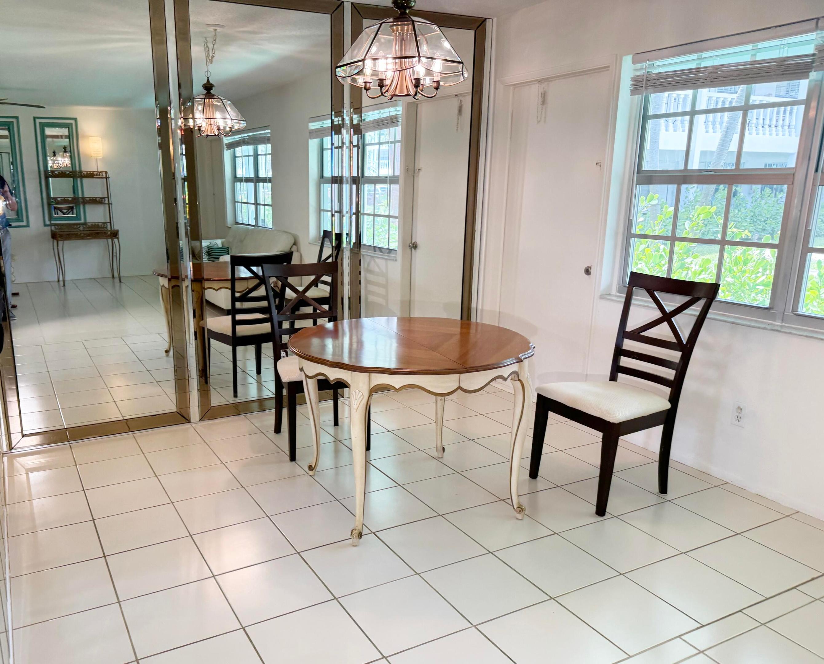 5208 NE 24th Terrace F106