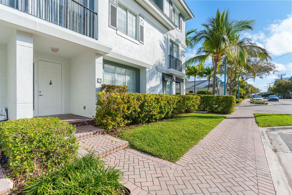 Photo of 245 NE 2nd Street #5-E, Delray Beach, FL 33444 (MLS # R11062264)