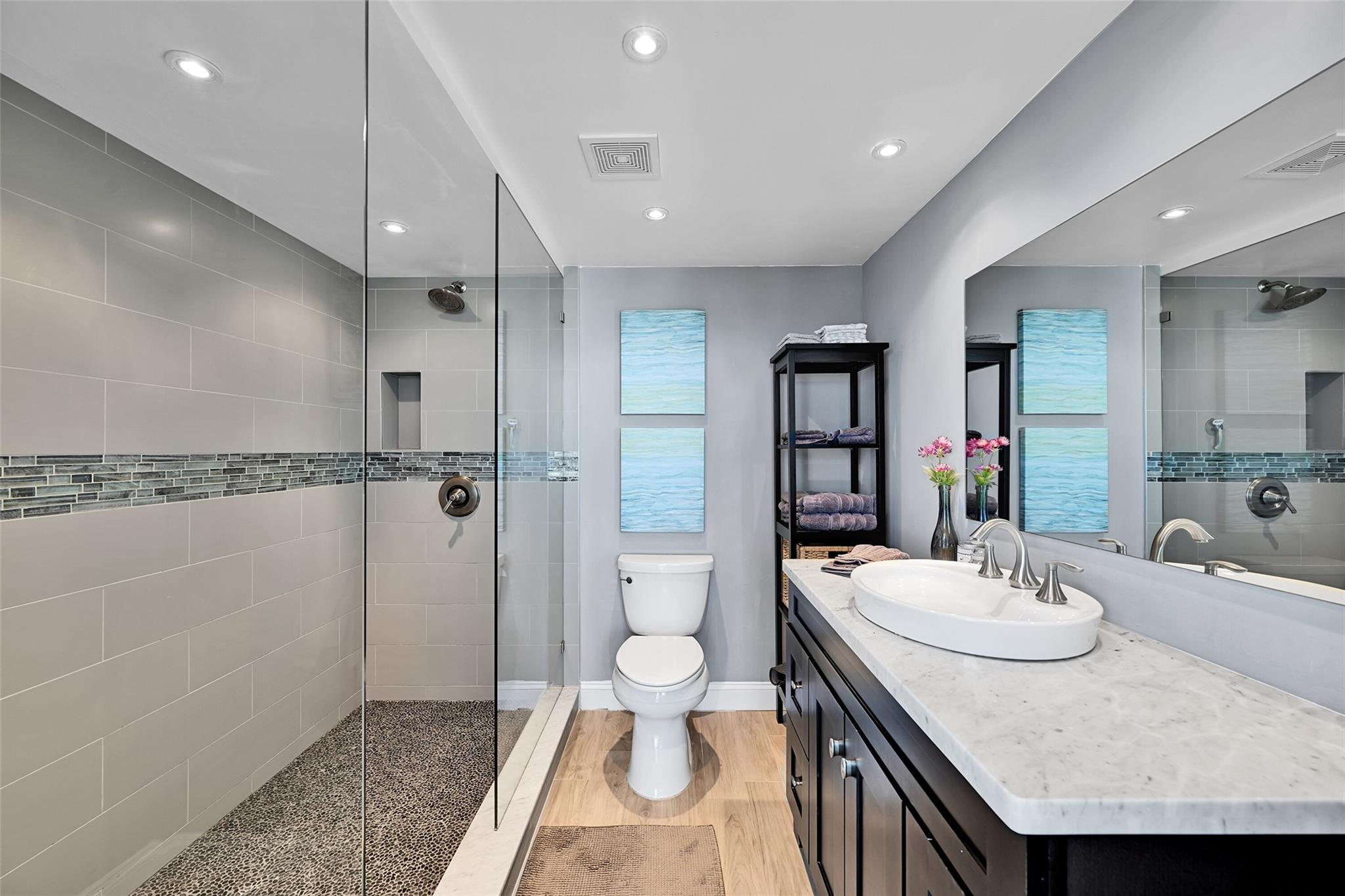 2715 N Ocean Blvd 11a