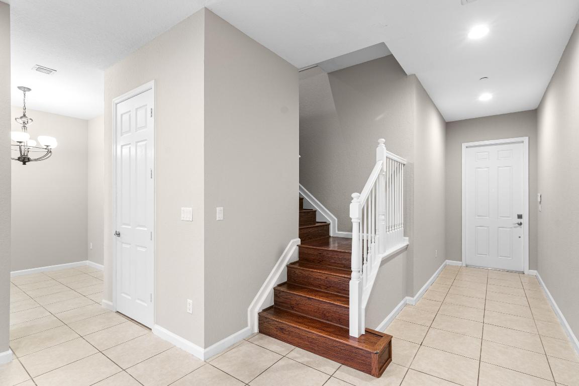 252 SW Otter Run Place