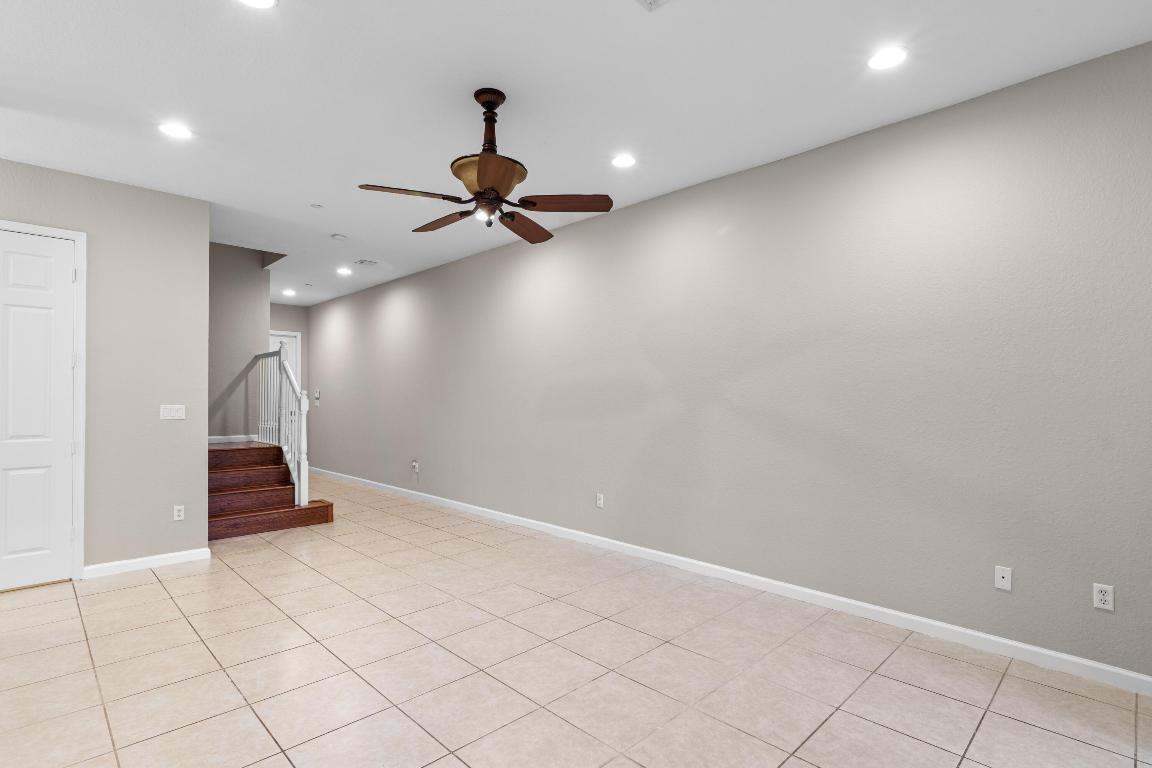 252 SW Otter Run Place