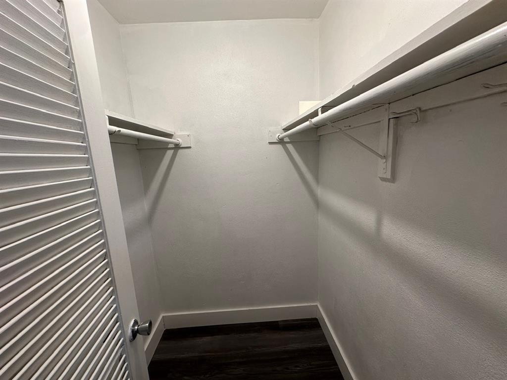 HOLLYWOOD LITTLE RANCHES - Residential Income