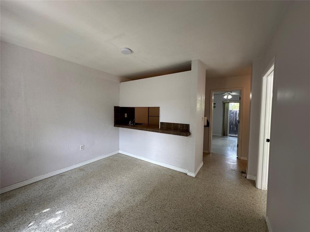 HOLLYWOOD LITTLE RANCHES - Residential Income