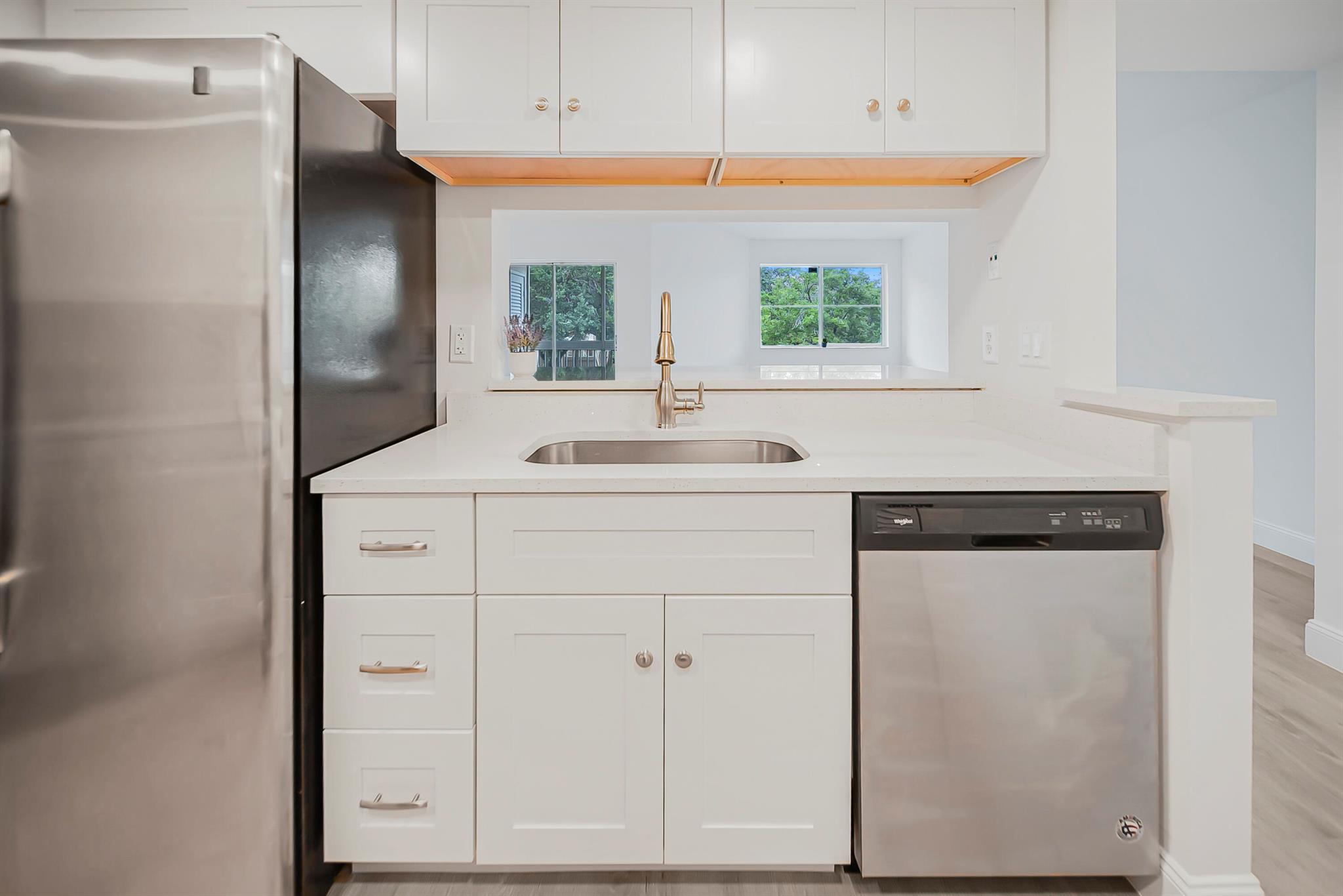 9733 Westview Drive 1322, Coral Springs, FL, 33076/$199,000 3 9733 Westview Drive 1322