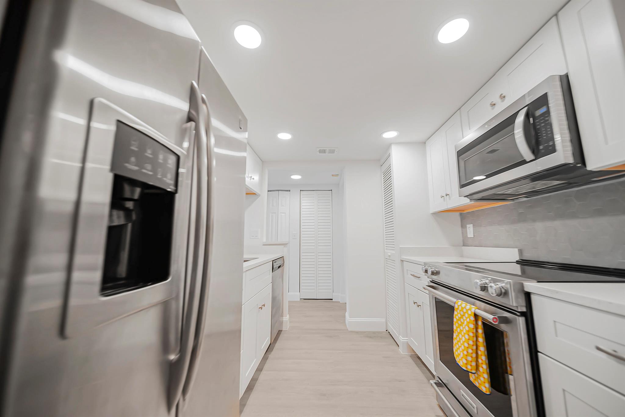 9733 Westview Drive 1322, Coral Springs, FL, 33076/$199,000 2 9733 Westview Drive 1322