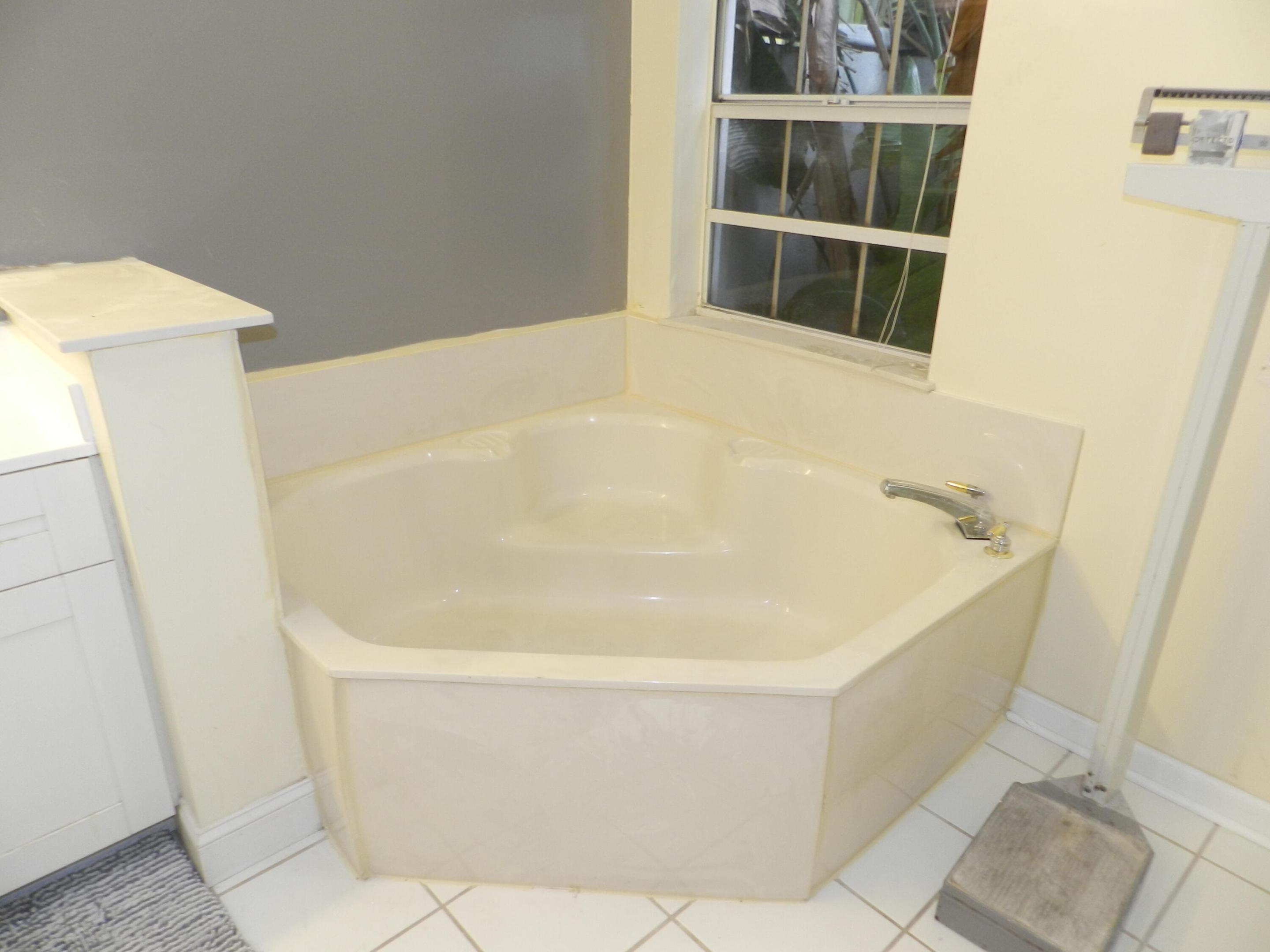 BREAKERS WEST 13 - Residential