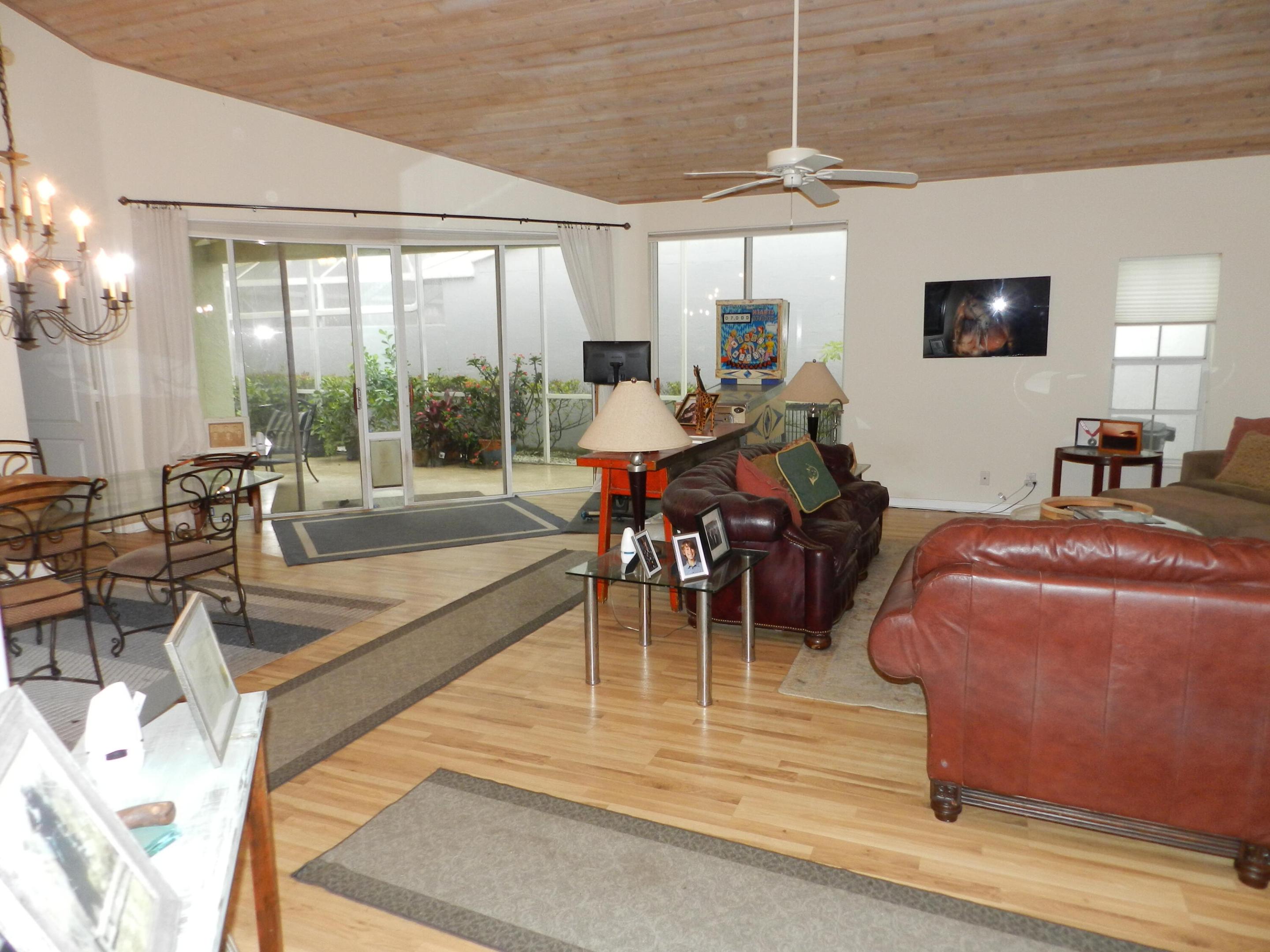 9198 Heathridge Drive