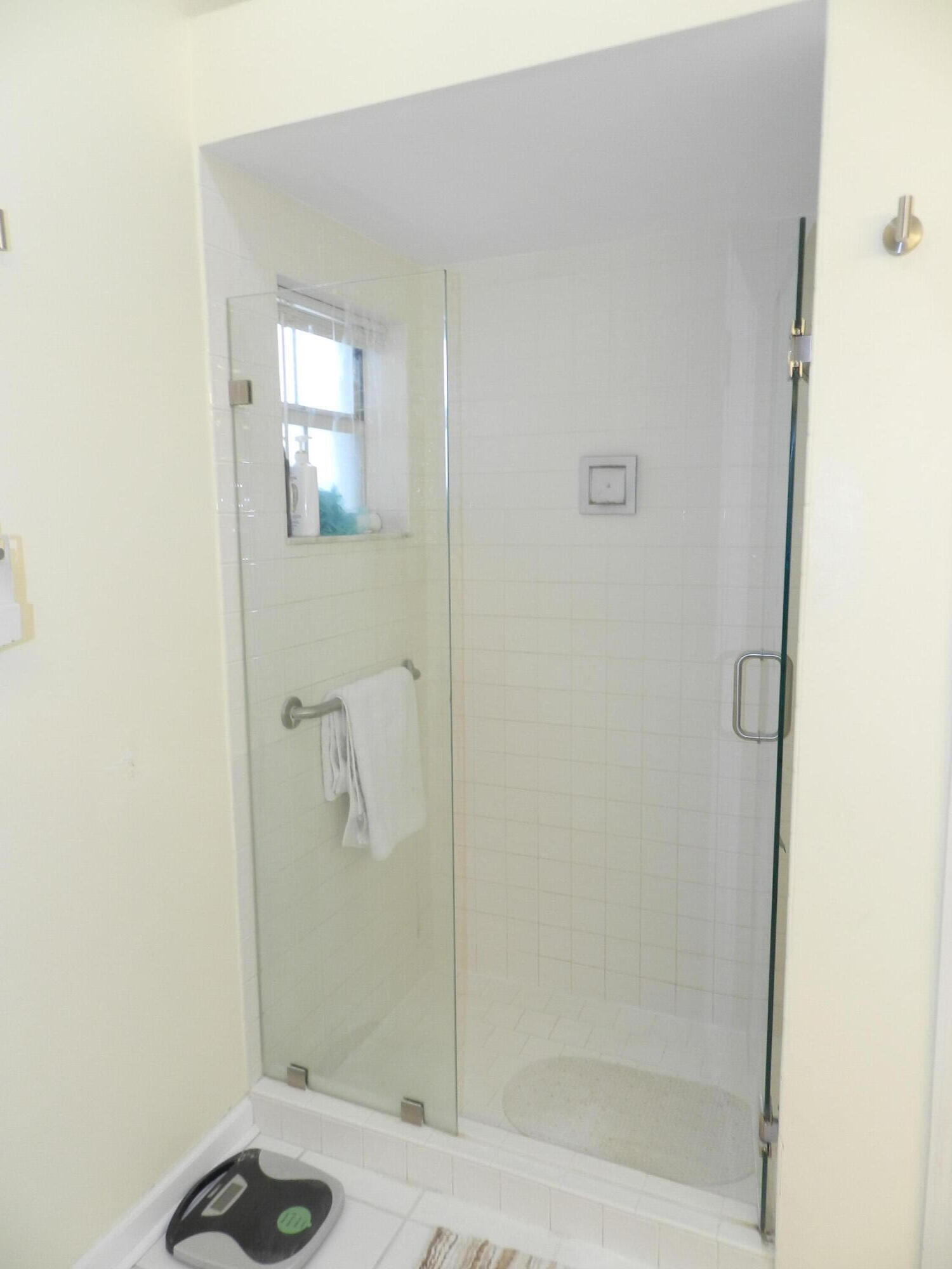 BREAKERS WEST 13 - Residential