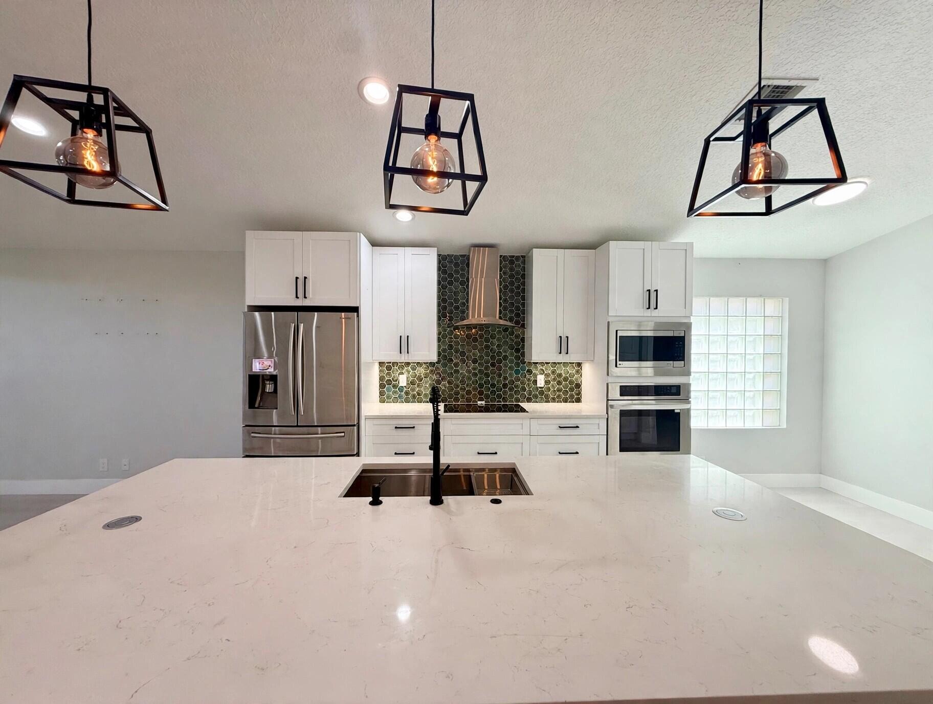 Properties 11704 DOVE HOLLOW Avenue