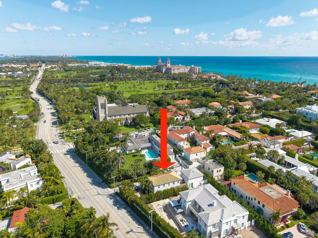 Photo of 151 S County Road #1st Fl, Palm Beach, FL 33480 (MLS # R11080006)