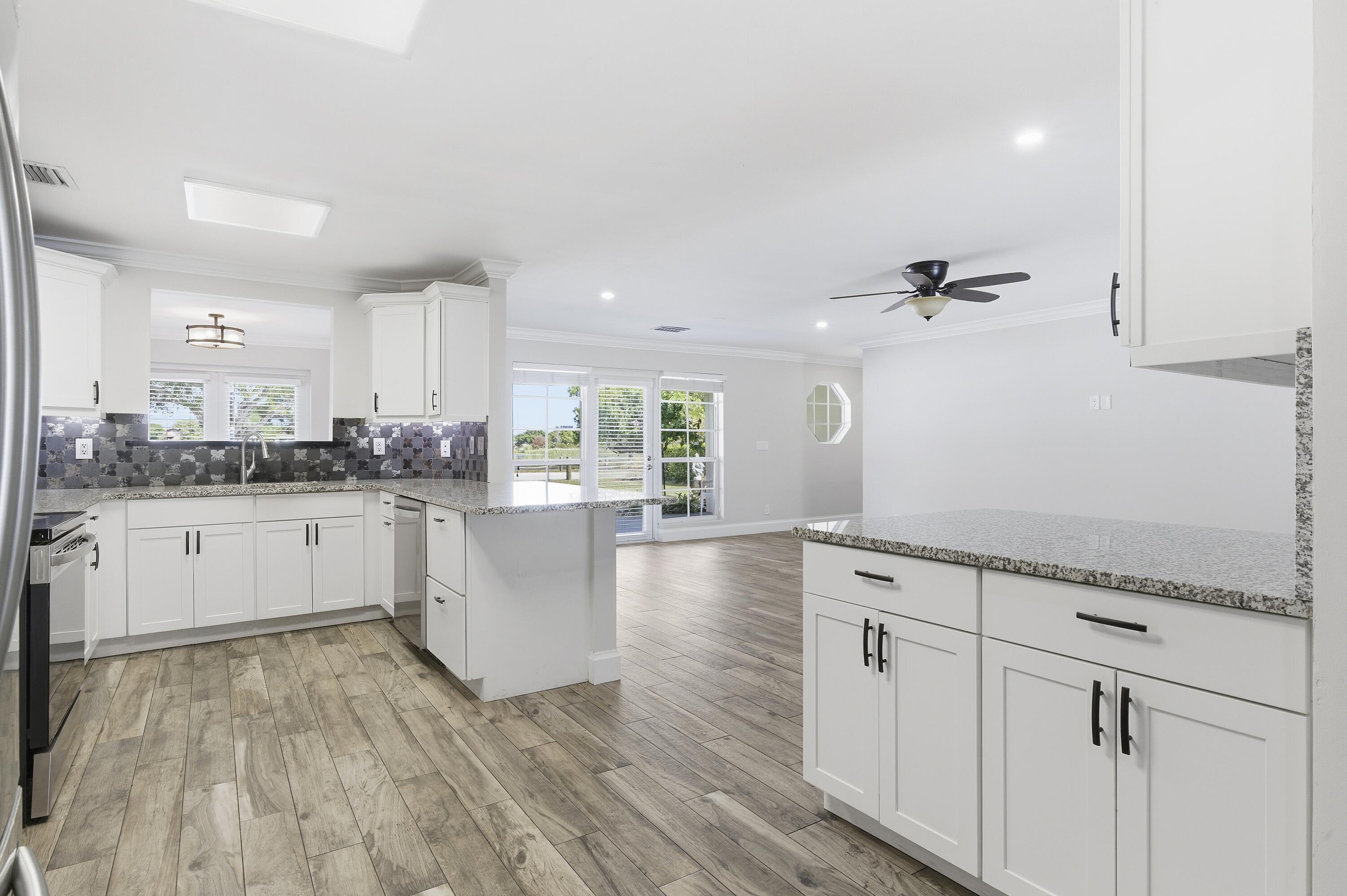 LAKE SHORE VILLAS - Residential