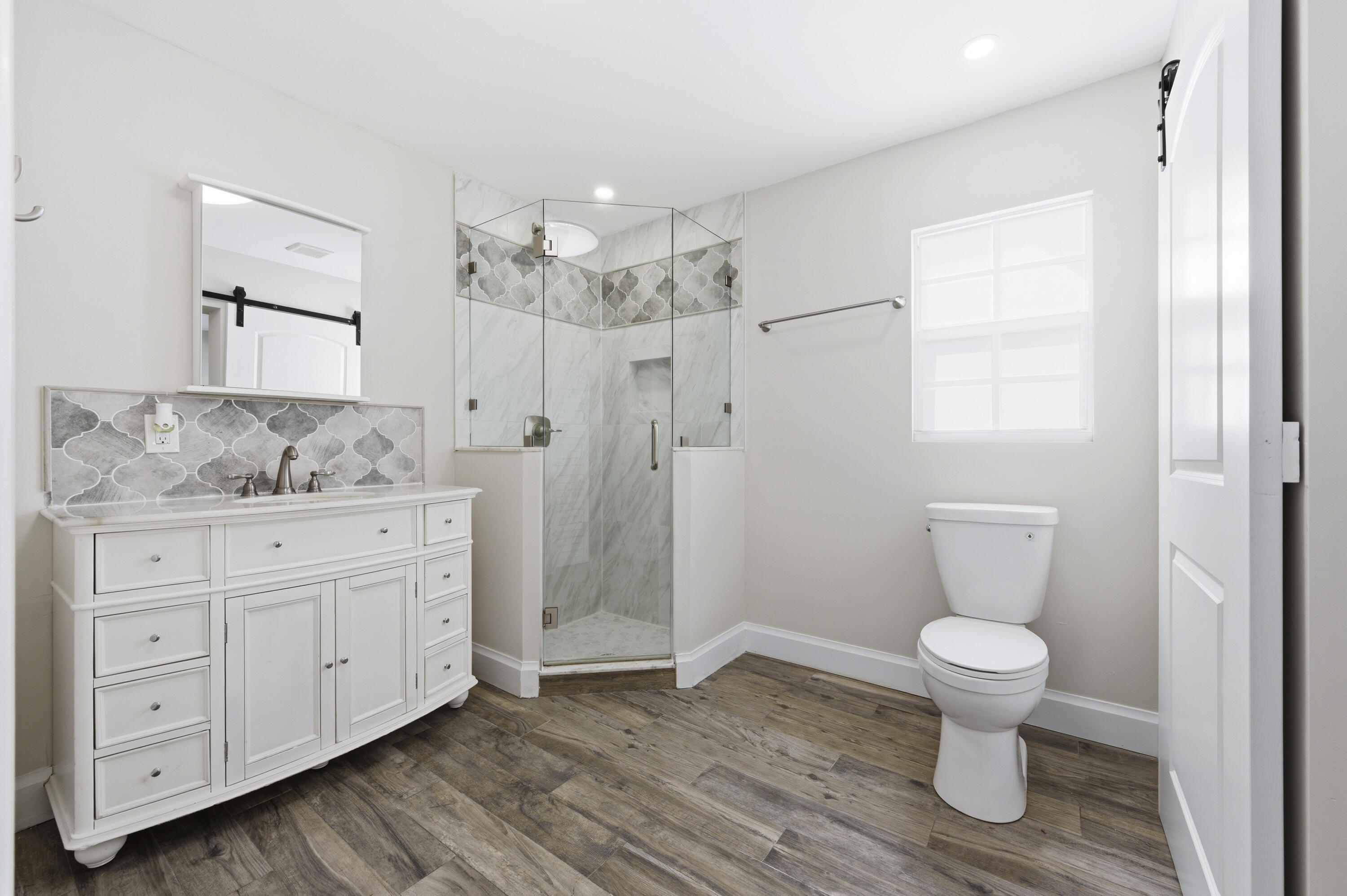 LAKE SHORE VILLAS - Residential