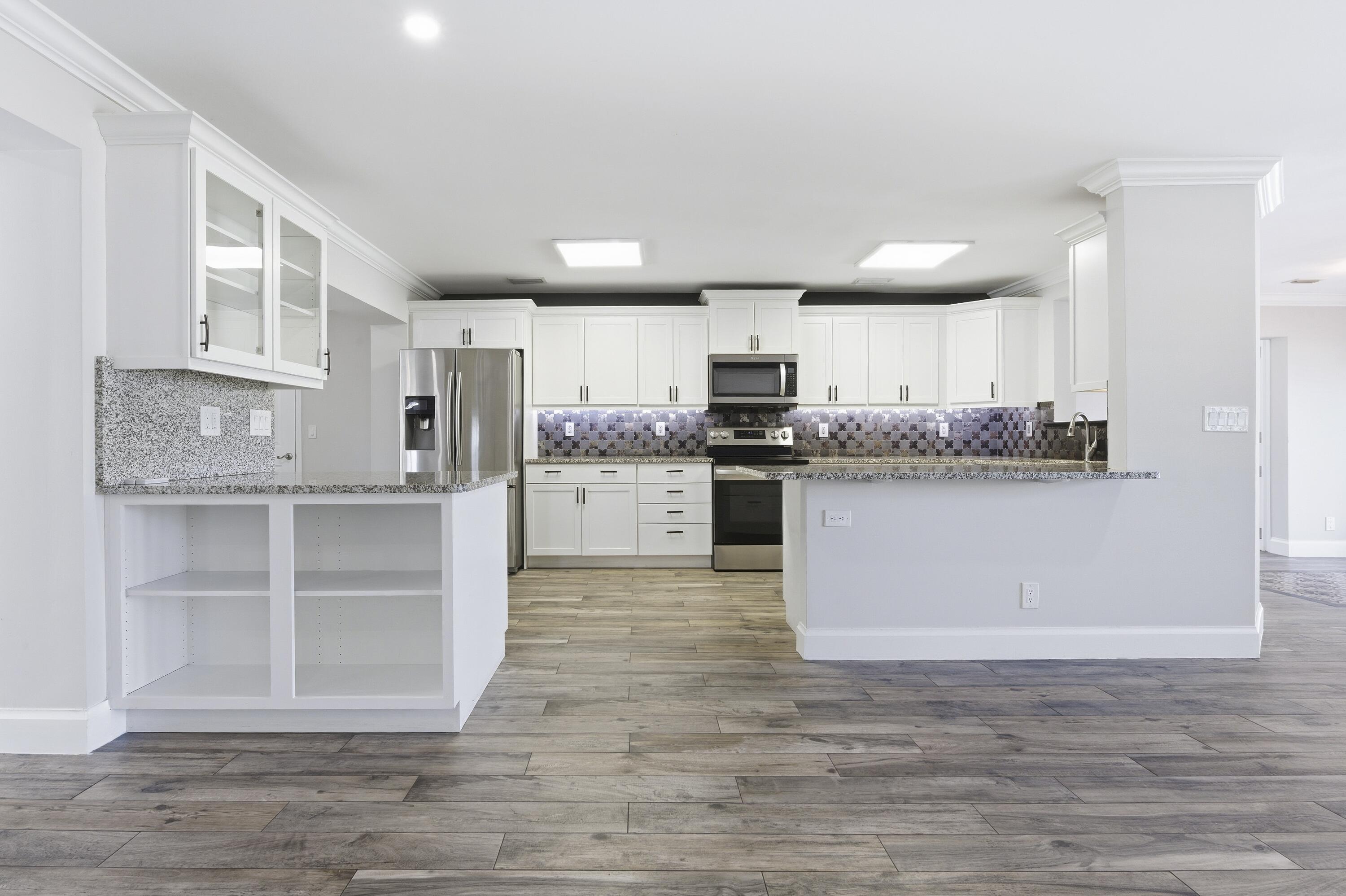 LAKE SHORE VILLAS - Residential