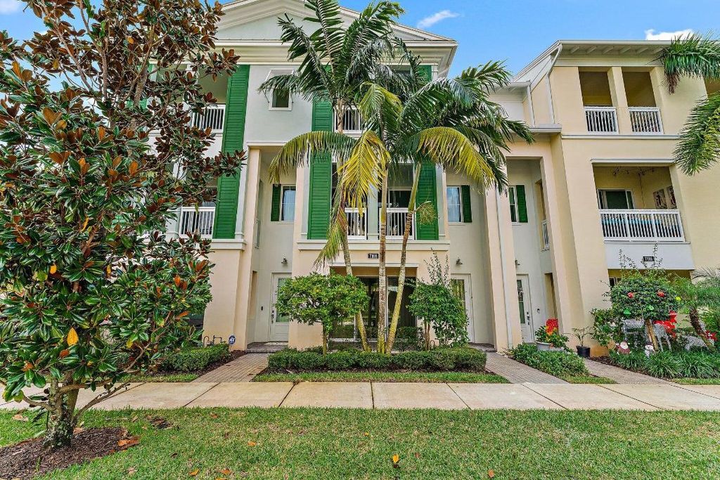 Photo of 7108 Edison Place, Palm Beach Gardens, FL 33418 (MLS # R10986637)