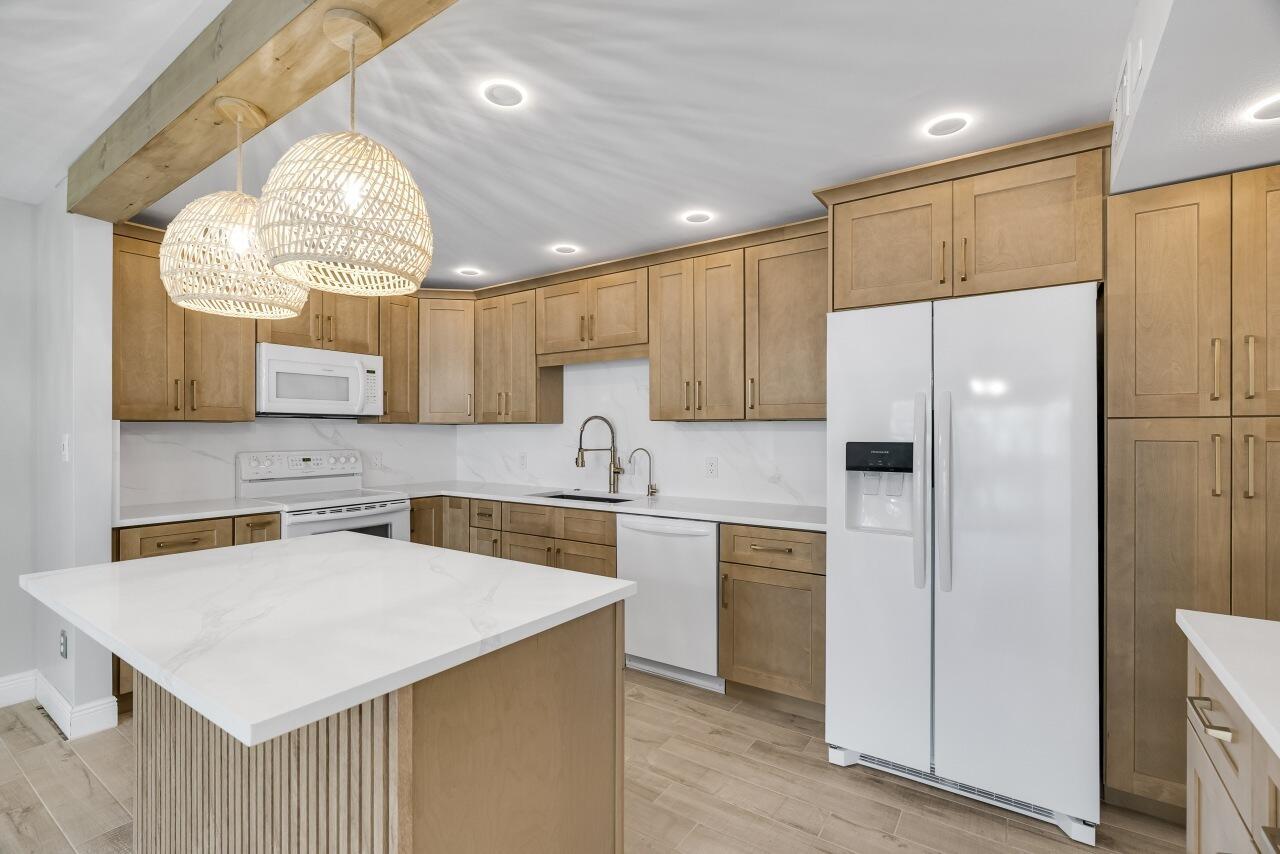 PINE RIDGE AT MARTIN DOWN - Residential Lease