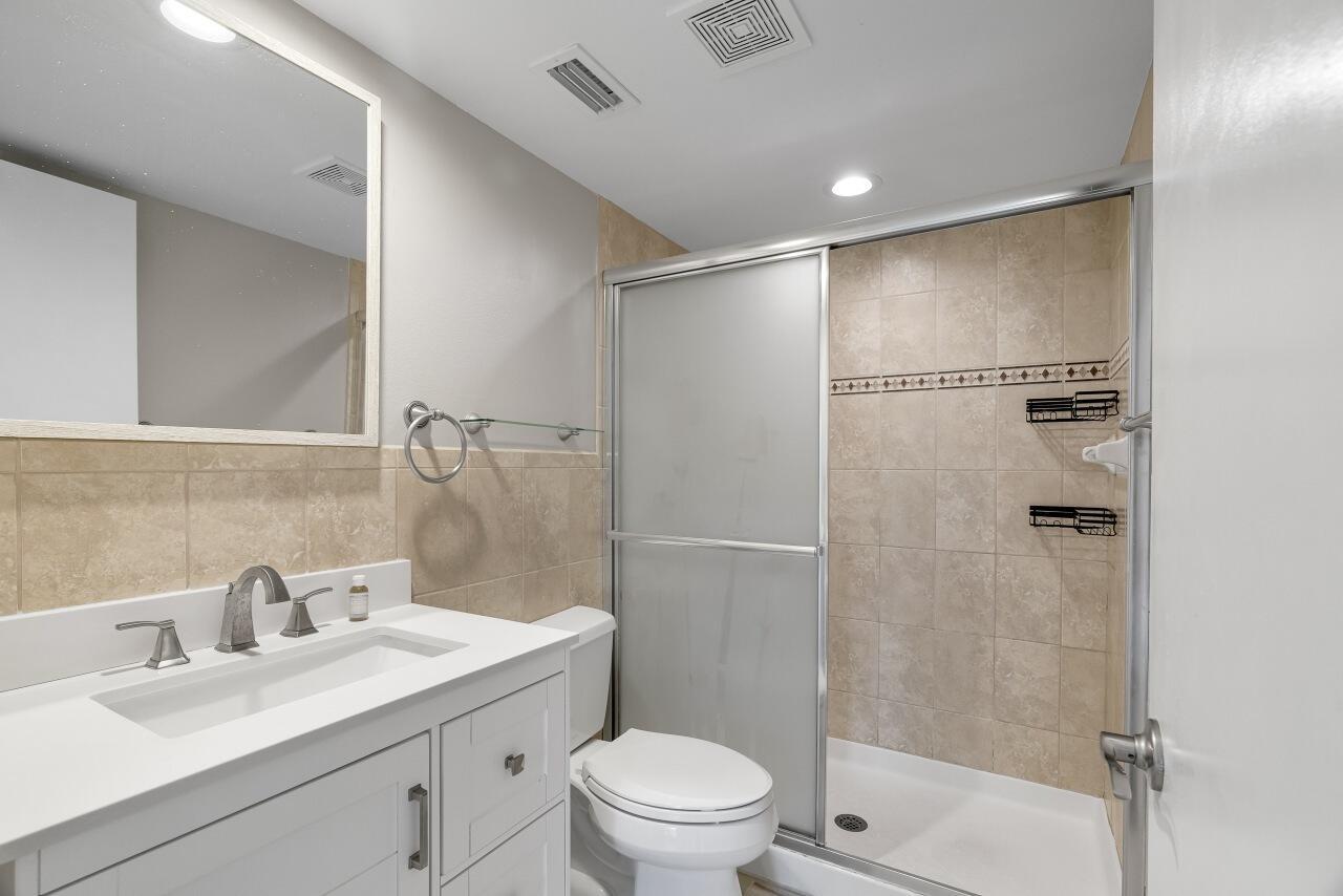 PINE RIDGE AT MARTIN DOWN - Residential Lease