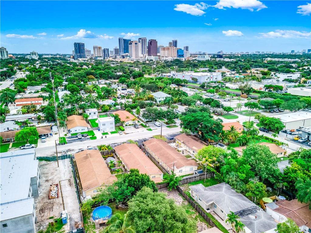 Photo of 308 SW 14th St, Fort Lauderdale, FL 33315 (MLS # F10298706)