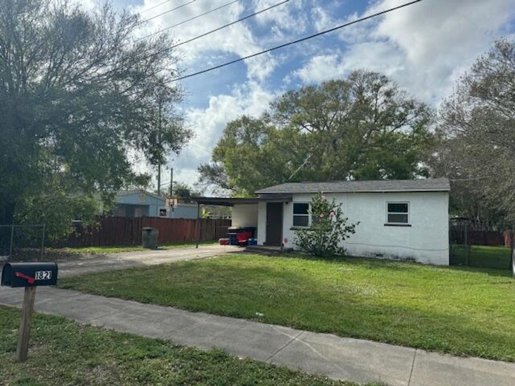 Photo of 1821 S 31st Street, Fort Pierce, FL 34947 (MLS # R10949990)