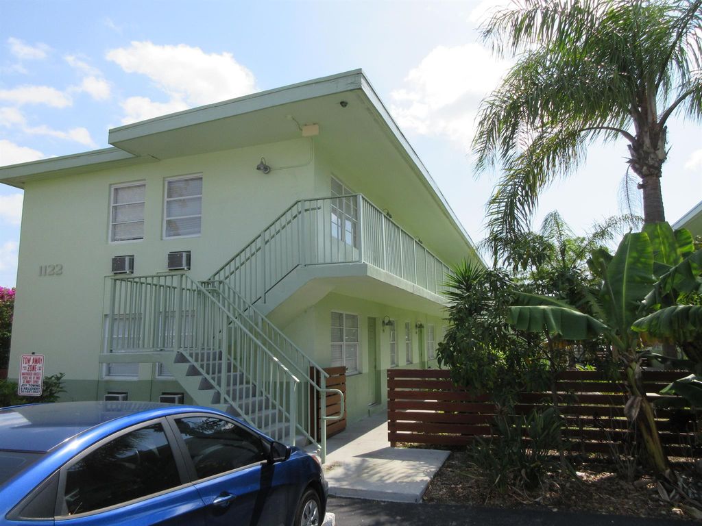 Photo of 1122 N H Street #14, Lake Worth Beach, FL 33460 (MLS # R11021264)