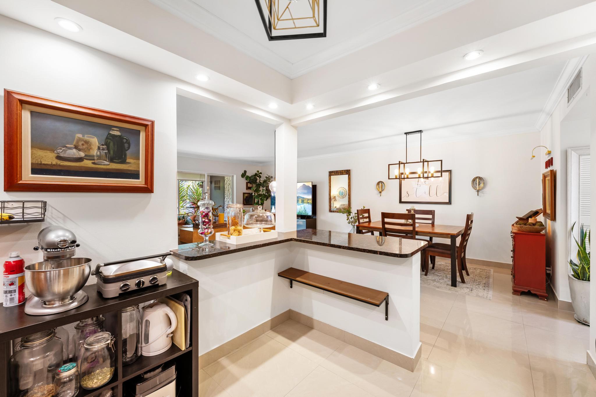 KINGS POINT CAPRI CONDOS - Residential
