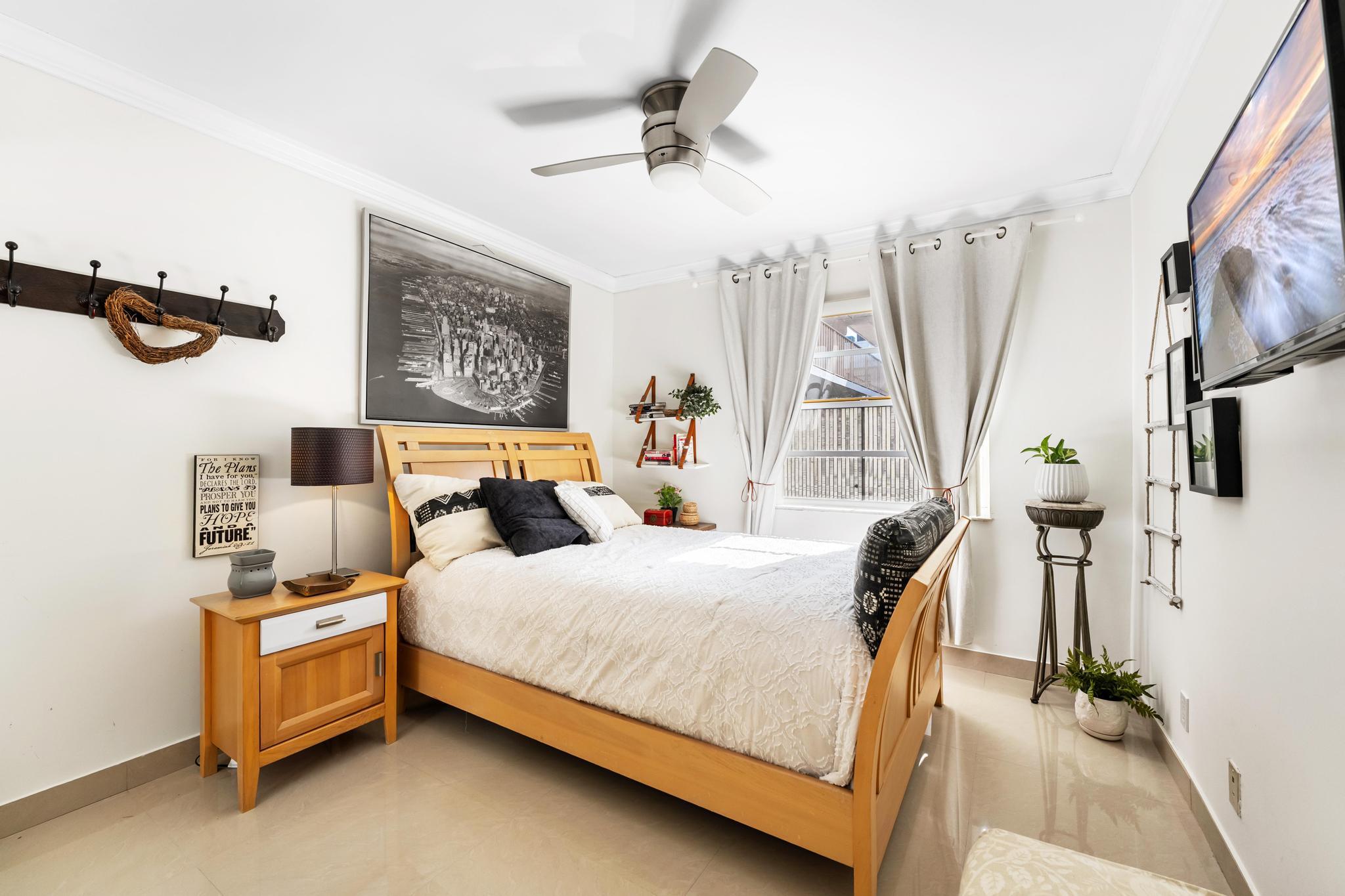 KINGS POINT CAPRI CONDOS - Residential