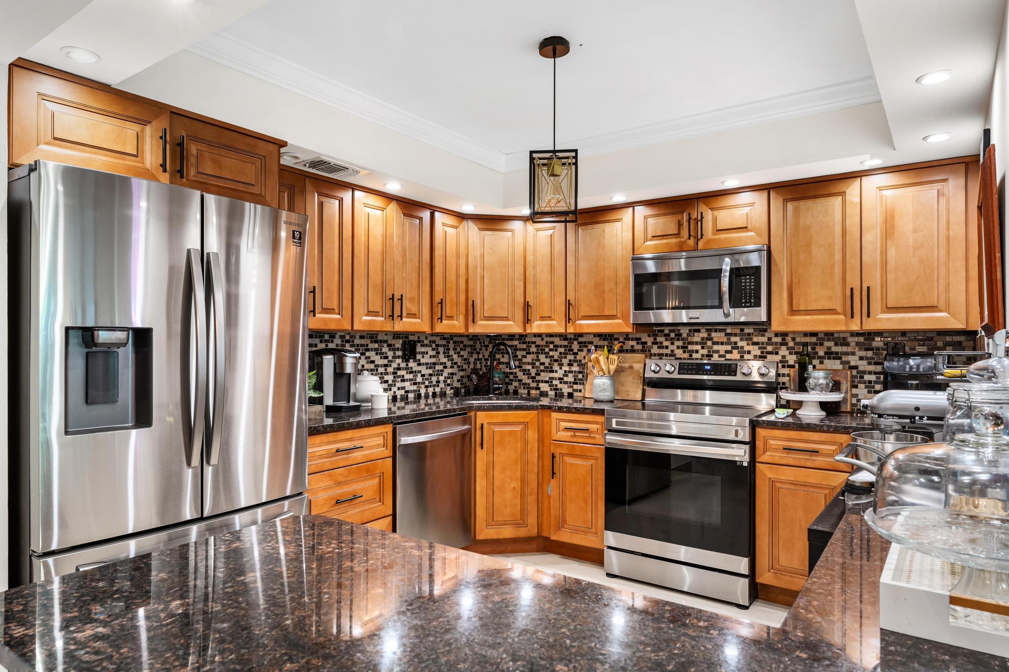 KINGS POINT CAPRI CONDOS - Residential