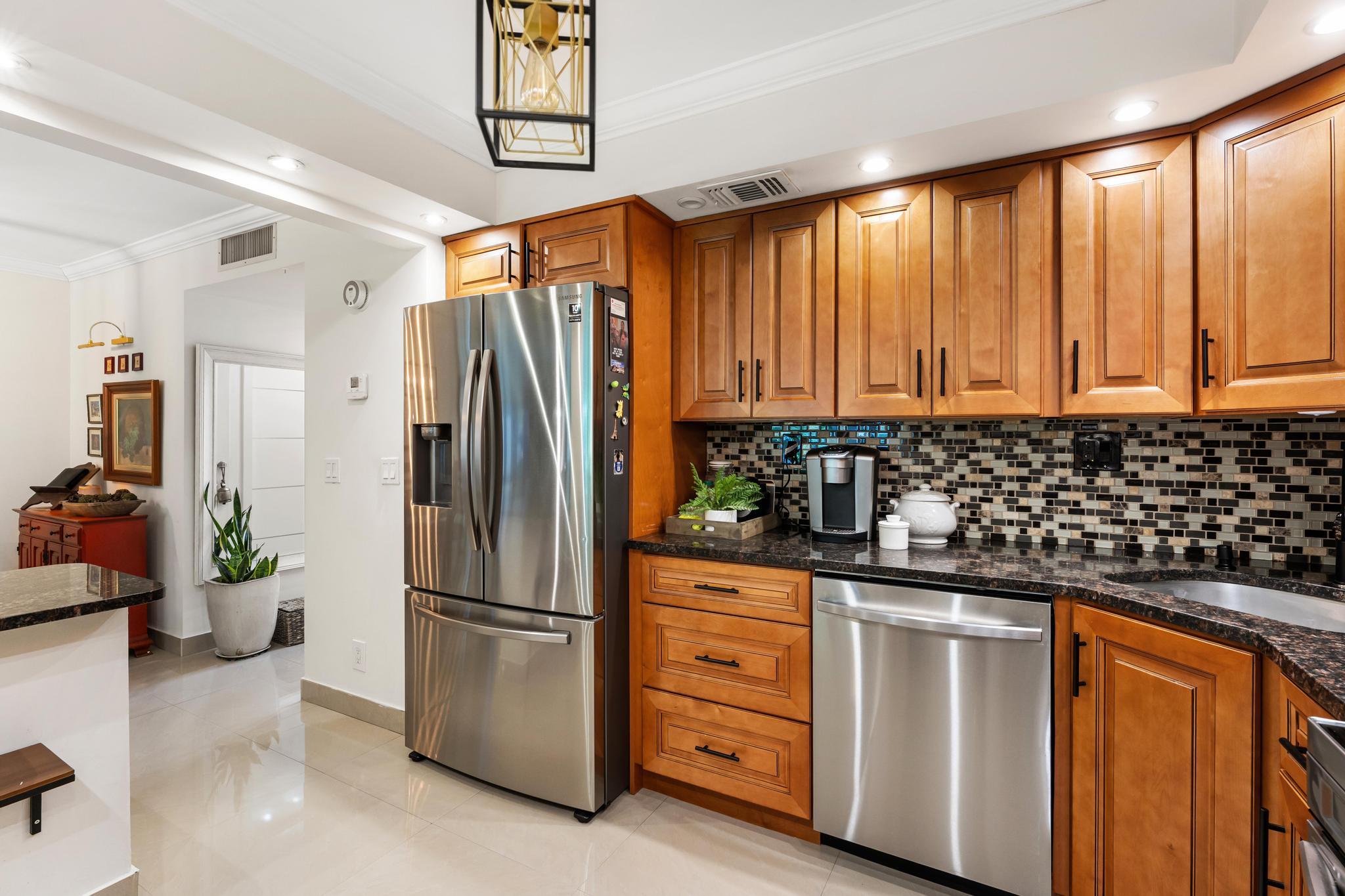KINGS POINT CAPRI CONDOS - Residential