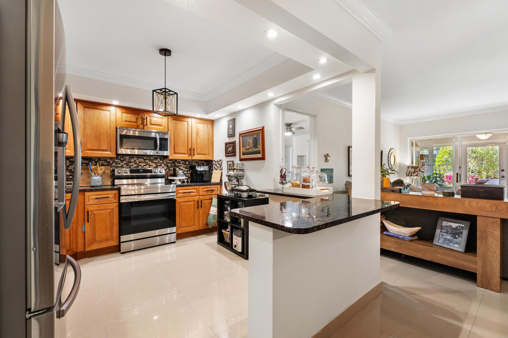 KINGS POINT CAPRI CONDOS - Residential